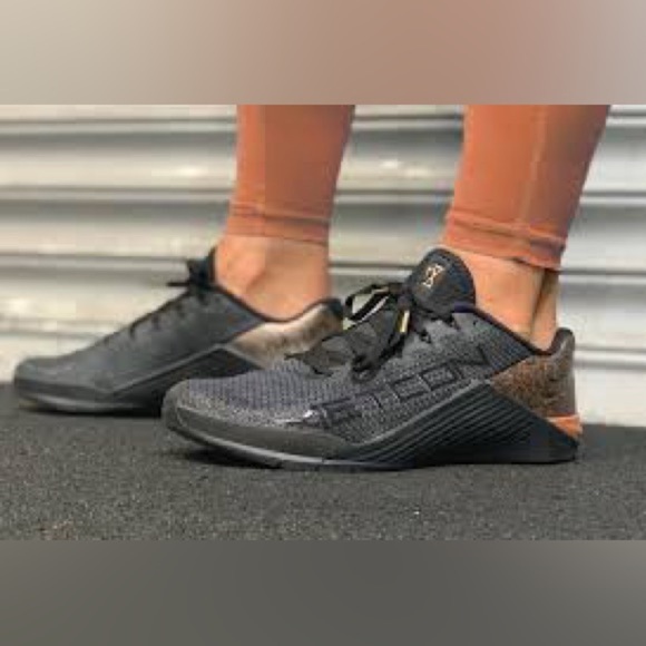 Nike Women's Metcon 5 Training Shoes Black Rose Gold 8.5 Gym Workout Low Top - Picture 2 of 13